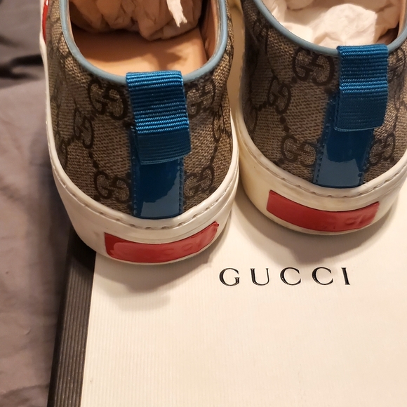 Gucci - Picture 2 of 4